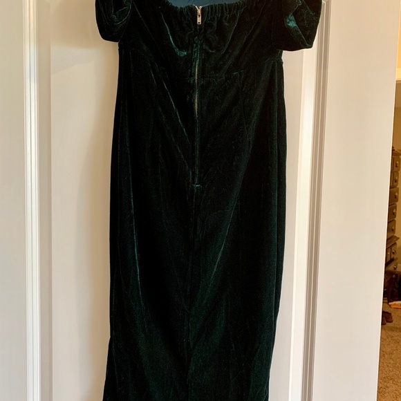 COPY - L'Atiste Green Velvet Holiday Dress - Picture 3 of 4